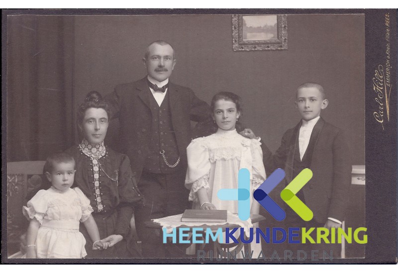 Daams -Peters vlnr Elisa, Jacqueline Peters , Theodorus Daams, Johanna en Carel Coll. Peters -HKR